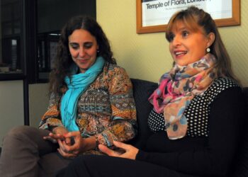 Presentan el libro “Pendiendo de un hilo”