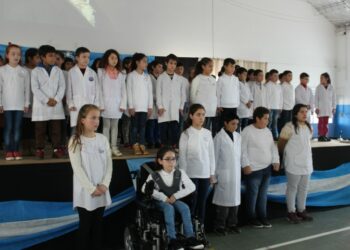 Alumnos de 4º año realizaron la promesa de lealtad a la Bandera (incluye todos los videos del acto)