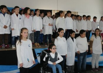 Alumnos de 4º año realizaron la promesa de lealtad a la Bandera (ampliaremos con videos)