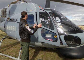 PILOTOS DE LA ARMADA ARGENTINA ESTUVIERON EN EL AERO CLUB TORNQUIST (VIDEOS ENTREVISTAS)
