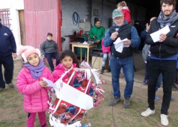 GRAN REPERCUSIÓN DE LA BARRILETEADA DEL AERO CLUB TORNQUIST (VIDEOS ENTREVISTAS)