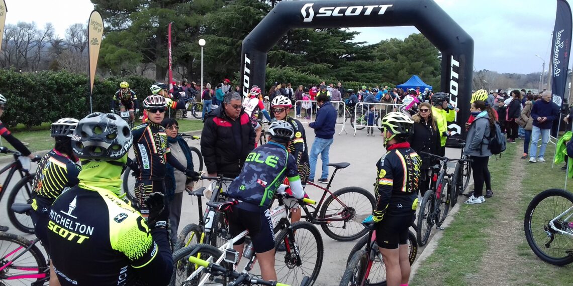 EXITOSA 3º EDICIÓN DE SIERRA RALLY BIKE EN SIERRA DE LA VENTANA (FOTOS)