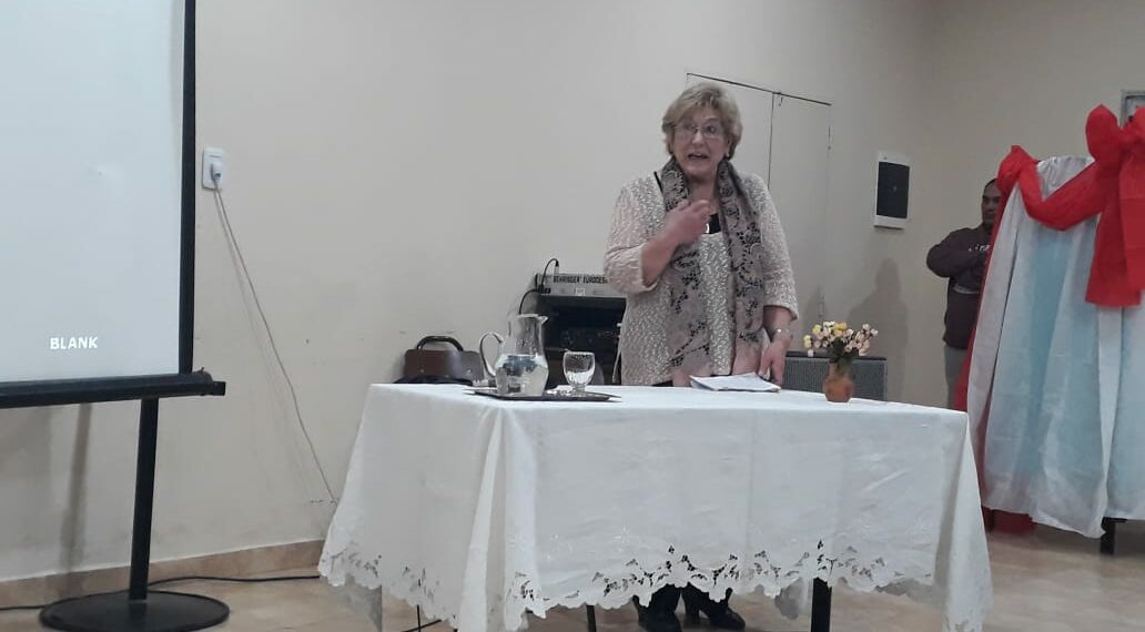 VIAJANDO POR EL MUNDO: BLAZA KOSTELAC BRINDÓ UNA IMPORTANTE CHARLA SOBRE CROACIA (VIDEOS ENTREVISTAS)