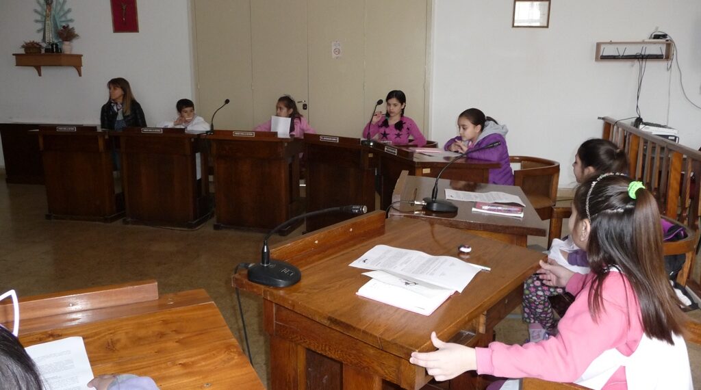 El Honorable Concejo Deliberante recibió la visita de alumnos de 4º año de la Escuela Primaria Nº 28
