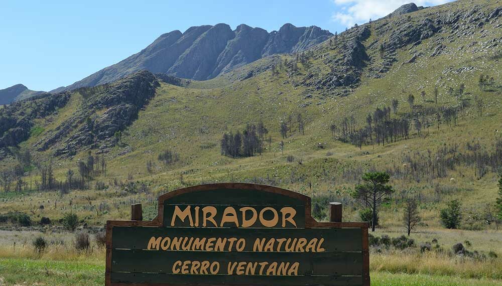BUEN MARCO DE TURISTAS DURANTE EL FIN DE SEMANA EN LA COMARCA SERRANA (CLIP DE IMÁGENES)