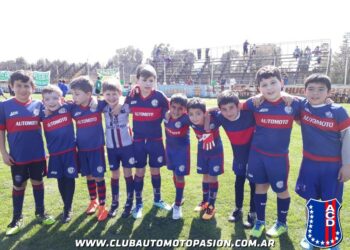 La Escuelita Azulgrana viajó a Cabildo (Fotos)