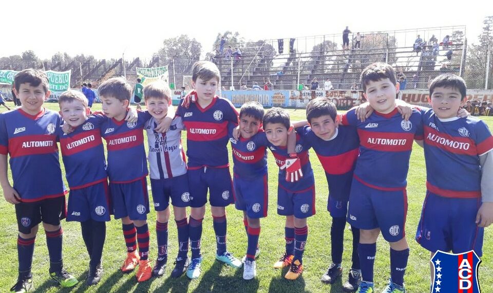 La Escuelita Azulgrana viajó a Cabildo (Fotos)