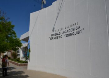 SER CIENTÍFICO POR UN DÍA EN LA E.E.S. Nº 3