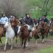 101 Jinetes en la 4º Cabalgata de la Escuela Agropecuaria (fotos, videos y videoentrevistas)