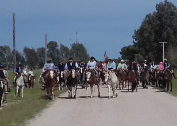 IMPORTANTE PARTICIPACIÓN DE JINETES EN LA 8° CABALGATA SIERRAS DE TORNQUIST (VIDEOS ENTREVISTAS)