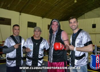 NOCHE DE BOX EN AUTOMOTO