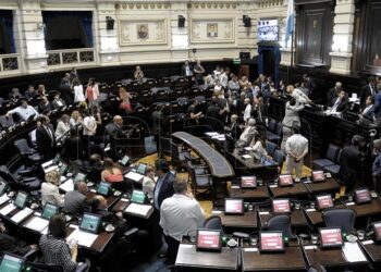 APRUEBAN MULTAR EL ACOSO SEXUAL CALLEJERO