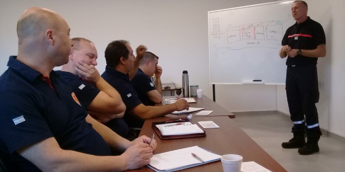 El Comandante de bomberos de Tornquist convocado por la Academia Nacional