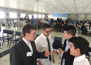 RECONOCIMIENTO A ALUMNOS Y DOCENTES QUE REPRESENTARON AL DISTRITO EN LA PRE-CUMBRE REGIONAL DEL G 20