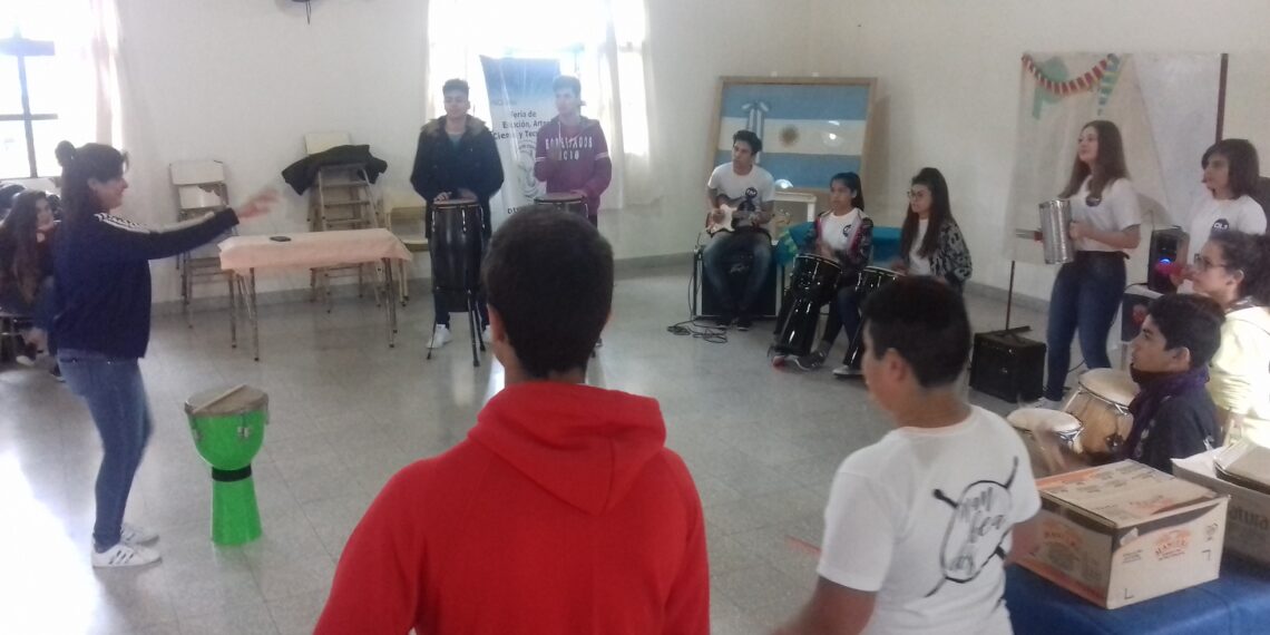 ENCUENTRO INTER-CAJ A NIVEL DISTRITAL EN EL SUM DE LA EES Nº 1 (VIDEOS)