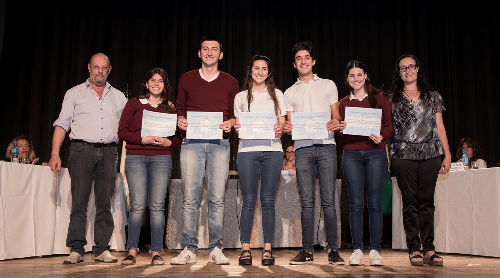 EL HCD RECONOCIÓ A ABANDERADOS Y ESCOLTAS DE TORNQUIST (VIDEOS)