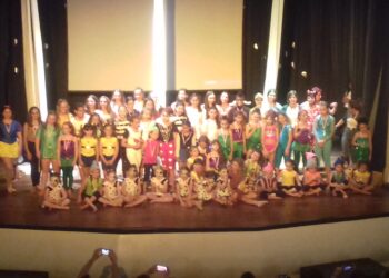 ABRE TUS ALAS REALIZÓ SU ESPECTÁCULO DE TELAS EN EL TEATRO FUNKE (VIDEOS)