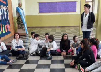 Los chicos difunden el cooperativismo en las escuelas primarias