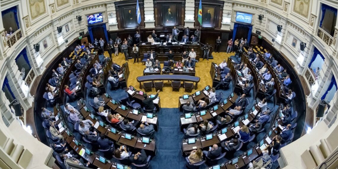 Por ley, los Concejos Deliberantes de la Provincia tendrán que trabajar un mes más