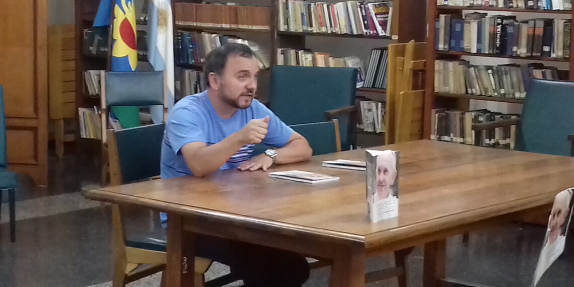 JUANO TORREIRO PRESENTÓ EL LIBRO “SEAN PROTAGONISTAS” (VIDEOS)