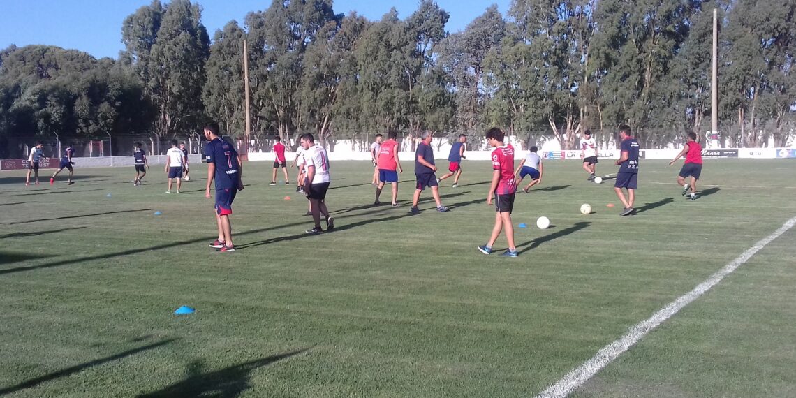 AUTOMOTO COMENZÓ LA PRETEMPORADA CON OCTAVIO ARANETA COMO DT (FOTOS)