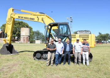 Tornquist Municipio incorporó una nueva retroexcavadora para caminos rurales (Video entrevista)