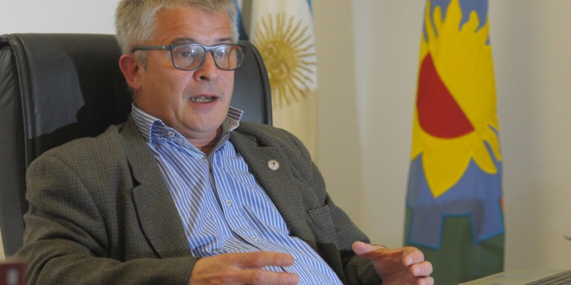 La UPSO abre sus puertas a la enseñanaza de energías renovables (Informe de La Nueva)