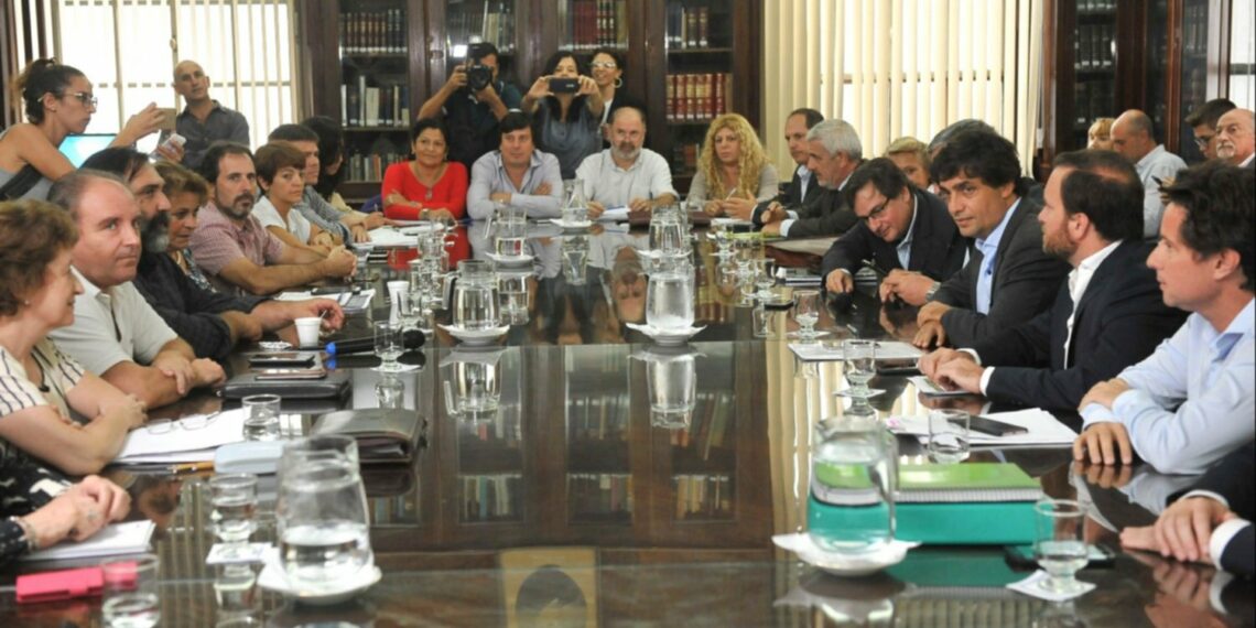 El Gobierno bonaerense y los docentes vuelven a reunirse por la negociación paritaria