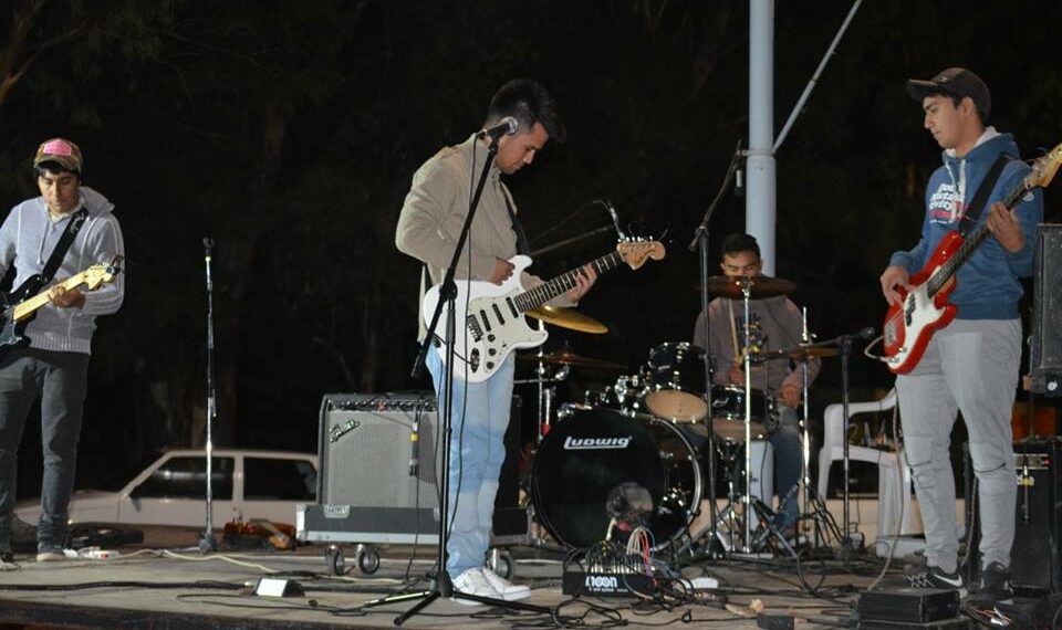 ARTISTAS Y JÓVENES DE TORNQUIST SE SUMARON A COLABORAR CON LA SEDE DE CONIN-SALDUNGARAY (VIDEOS)