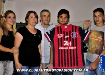 AUTOMOTO PRESENTÓ UNA NUEVA Y ESPECIAL INDUMENTARIA (VIDEOS ENTREVISTAS)