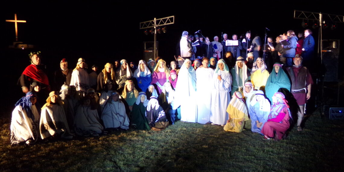 EL VÍA CRUCIS VIVIENTE CONVOCÓ A FIELES Y TURISTAS EN PARQUE LÁINEZ (VIDEOS)