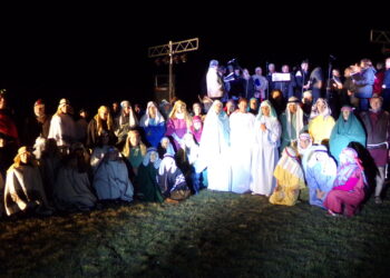 EL VÍA CRUCIS VIVIENTE CONVOCÓ A FIELES Y TURISTAS EN PARQUE LÁINEZ (VIDEOS)