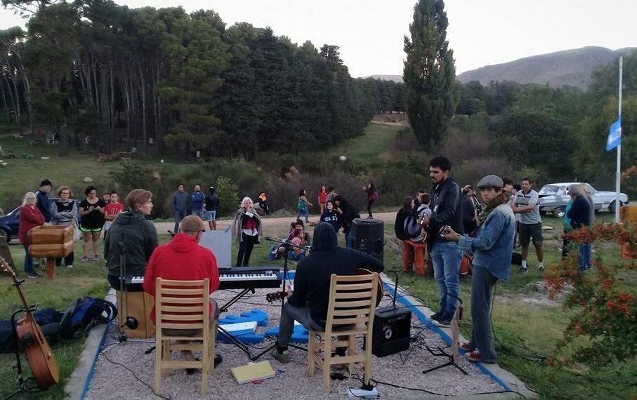 “ARTE POR MALVINAS”, FUE EL EVENTO QUE SE REALIZÓ EL 2 DE ABRIL EN VILLA VENTANA (FOTOS)