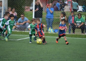 ENCUENTRO DE ESCUELITAS: VIDEO DEL SUPERCLÁSICO DE FÚTBOL CON LA PARTICIPACIÓN DE LOS MÁS “PEQUES”