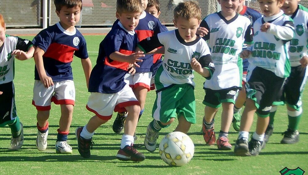 LOS CLUBES DE TORNQUIST APUESTAN AL TRABAJO EN LAS ESCUELITAS DE FÚTBOL (VIDEOS ENTREVISTAS)