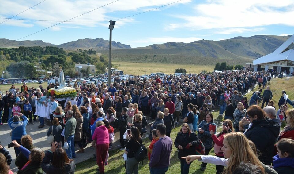 IMPORTANTE PEREGRINACIÓN AL SANTUARIO NUESTRA SEÑORA DE FÁTIMA EN LA GRUTA (VIDEOS)