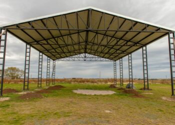 Concluyó la construcción de un tinglado metálico para el emplazamiento de una sala de extracción comunitaria y fraccionamiento de miel