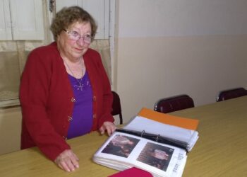 ARGENTINA LARRAINZAR RECOPILÓ DATOS DE LOS PRIMEROS 40 AÑOS DE VIDA DEL CENTRO DE JUBILADOS (VIDEO)