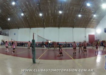 IMPORTANTE VICTORIA DE AUTOMOTO VOLEY ANTE UNIVERSITARIO Y LINIERS (VIDEOS)