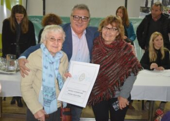 Varias familias del distrito recibieron la escritura de su vivienda (Videos)