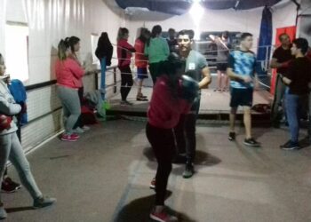 EL BOXEO DE TORNQUIST CRECE EN EL CLUB AUTOMOTO (2 NOTAS)