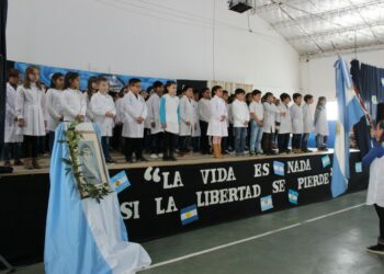 Niños de 4to. Año prometieron lealtad a la Bandera (fotos y videos del acto)