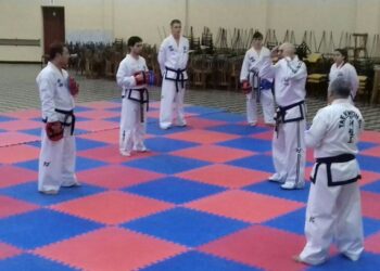 Capacitación de instructores y evaluación a alumnos de Taekwon Do (2 videos)