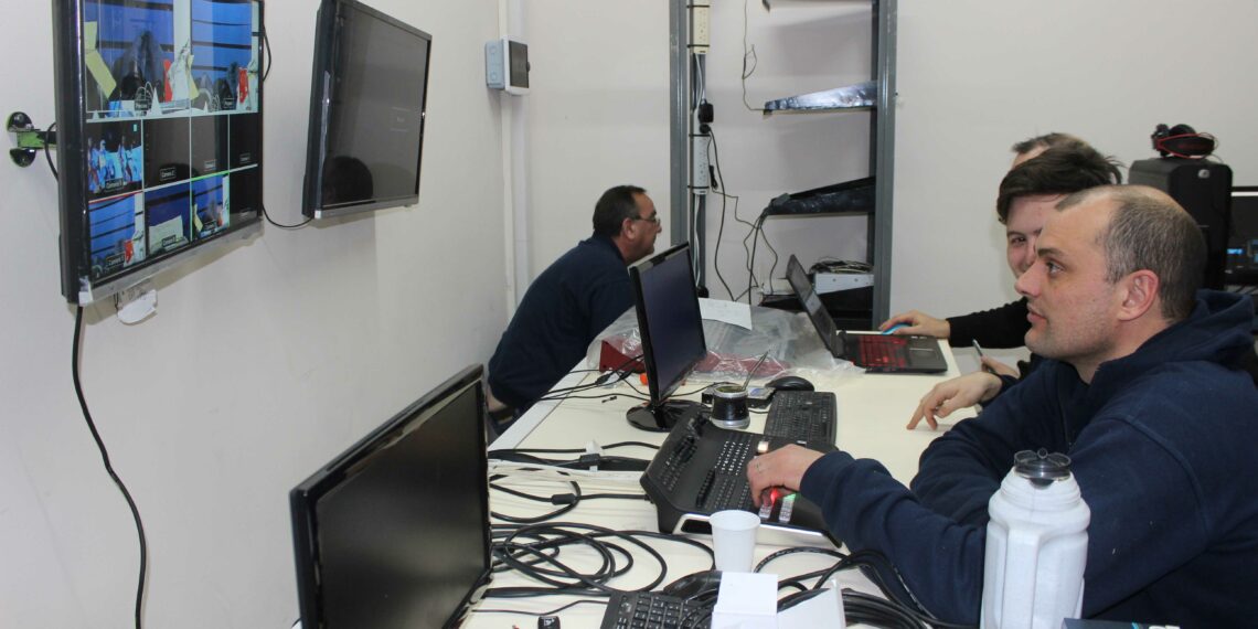 Continúan los trabajos de instalación del nuevo equipamiento HD en Canal 2 (Fotos)