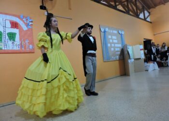 Se realizó el acto oficial por el 9 de Julio (FOTOS)