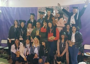 Egreso de la Primer promoción de Bachiller Orientado en Gestión y Administración (Fotos)