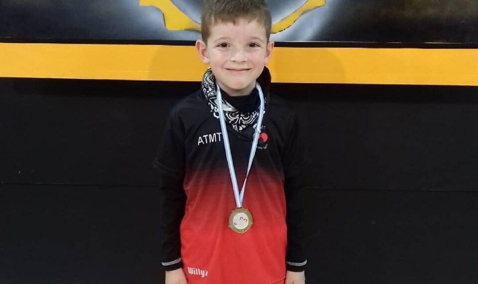 Los jugadores de Tenis de Mesa del distrito se proyectan en los torneos de la región (Videos)