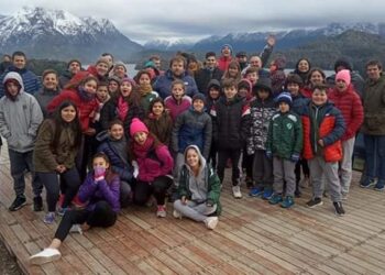 Intensa actividad de la Escuela Municipal de Básquet durante su estadía en Bariloche (Video)