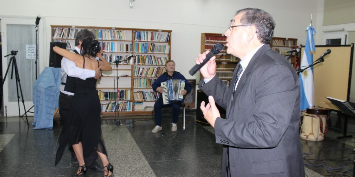 Una gran noche de “Tango y Folclore” (fotos y ampliaremos con videos)