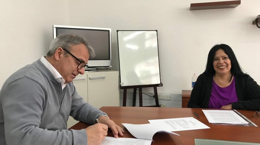 Bordoni firmó un convenio para avanzar con el Mercado Textil